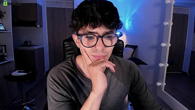 Snapshot of Mikeyvioleta_ chatting on 17, 2, 2026 Mikeyvioleta online show from 17, 2, 2026