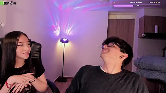 Snapshot of Mikeyvioleta_ chatting on 21, 4, 2026 Mikeyvioleta online show from 21, 4, 2026