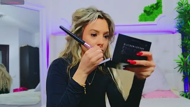 Snapshot of AriannaSins chatting on 7, 1, 2025 AriannaSins online show from 7, 1, 2025