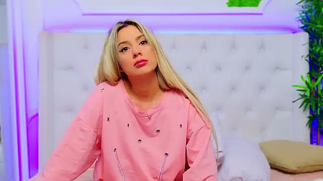 Snapshot of AriannaSins chatting on 13, 1, 2025 AriannaSins online show from 13, 1, 2025