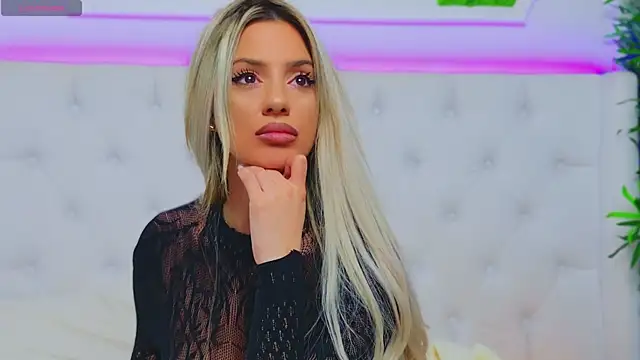 Snapshot of AriannaSins chatting on 27, 1, 2025 AriannaSins online show from 27, 1, 2025