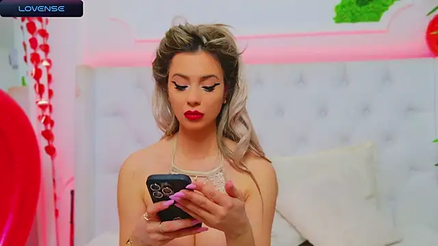 Snapshot of AriannaSins chatting on 14, 2, 2025 AriannaSins online show from 14, 2, 2025