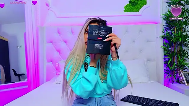 Snapshot of AriannaSins chatting on 2, 2, 2026 AriannaSins online show from 2, 2, 2026