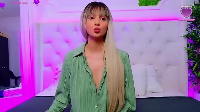 Snapshot of AriannaSins chatting on 4, 2, 2026 AriannaSins online show from 4, 2, 2026