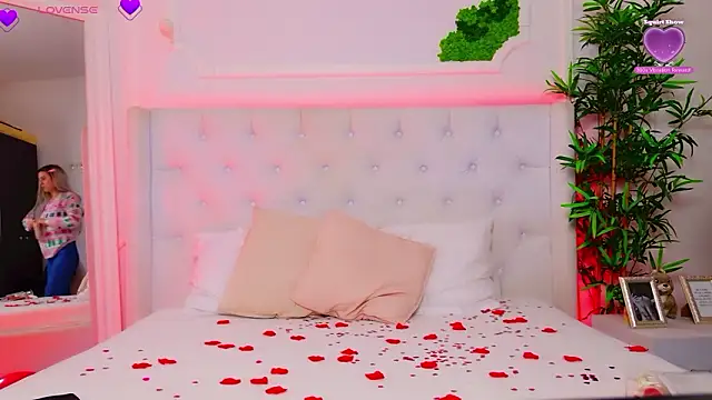 Snapshot of AriannaSins chatting on 13, 2, 2026 AriannaSins online show from 13, 2, 2026