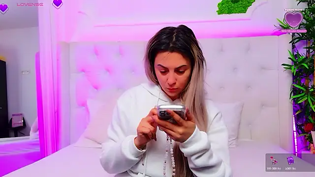 Snapshot of AriannaSins chatting on 21, 2, 2026 AriannaSins online show from 21, 2, 2026