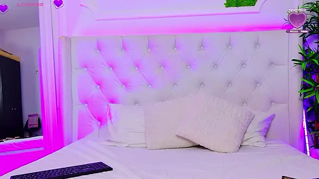 Snapshot of AriannaSins chatting on 25, 2, 2026 AriannaSins online show from 25, 2, 2026