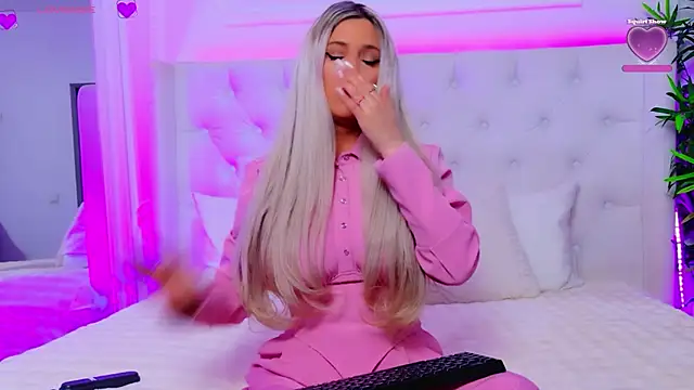 Snapshot of AriannaSins chatting on 4, 3, 2026 AriannaSins online show from 4, 3, 2026