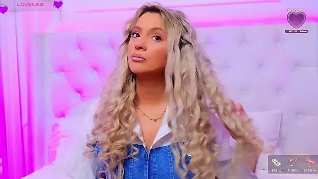 Snapshot of AriannaSins chatting on 25, 3, 2026 AriannaSins online show from 25, 3, 2026