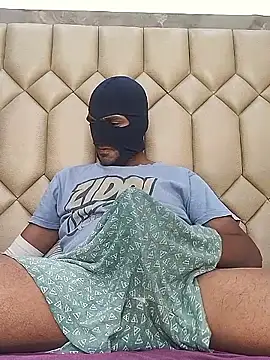 Snapshot of Mysterious_Prince chatting on 4, 12, 2025 Mysterious Prince online show from 4, 12, 2025