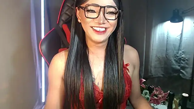 Snapshot of smokeprincess chatting on 4, 12, 2025 smokeprincess online show from 4, 12, 2025