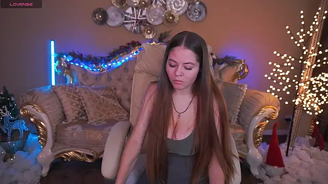 Snapshot of QueenEvieX chatting on 16, 12, 2025 QueenEvieX online show from 16, 12, 2025