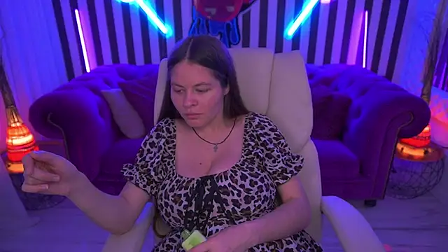 Snapshot of QueenEvieX chatting on 8, 5, 2026 QueenEvieX online show from 8, 5, 2026