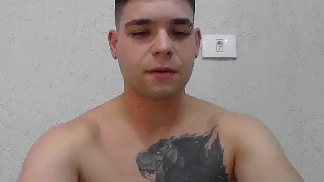 Snapshot of Zure-xxx chatting on 27, 7, 2026 Zure-xxx online show from 27, 7, 2026