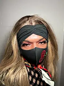 Snapshot of sissy_diorcd chatting on 18, 11, 2025 sissy diorcd online show from 18, 11, 2025