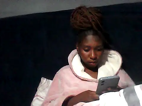 Snapshot of sexysmalldaily04 chatting on 17, 10, 2025 sexysmalldaily04 online show from 17, 10, 2025