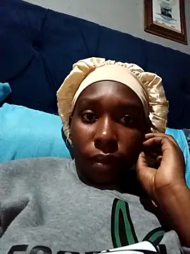 Snapshot of sexysmalldaily04 chatting on 14, 12, 2025 sexysmalldaily04 online show from 14, 12, 2025