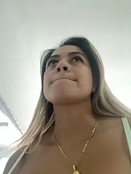 Snapshot of valentina_herrrera chatting on 10, 3, 2026 valentina herrrera online show from 10, 3, 2026