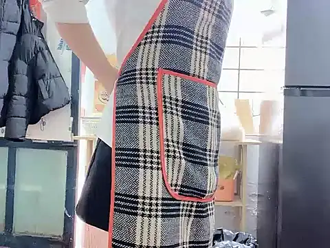 Snapshot of hilovely211 chatting on 15, 12, 2025 hilovely211 online show from 15, 12, 2025