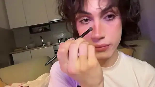 Snapshot of kira_yoshika9e chatting on 3, 4, 2026 kira yoshika9e online show from 3, 4, 2026