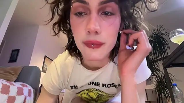 Snapshot of kira_yoshika9e chatting on 19, 4, 2026 kira yoshika9e online show from 19, 4, 2026