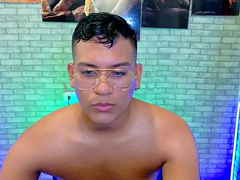 Snapshot of ThomasAxel chatting on 3, 11, 2025 ThomasAxel online show from 3, 11, 2025