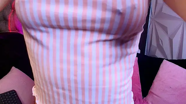 Snapshot of LiliBundy chatting on 19, 11, 2025 LiliBundy online show from 19, 11, 2025