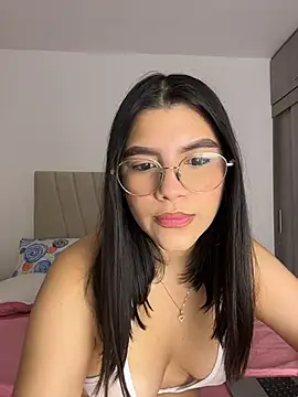 Snapshot of Julietalcl chatting on 4, 4, 2026 Julietalcl online show from 4, 4, 2026