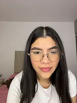 Snapshot of Julietalcl chatting on 5, 4, 2026 Julietalcl online show from 5, 4, 2026