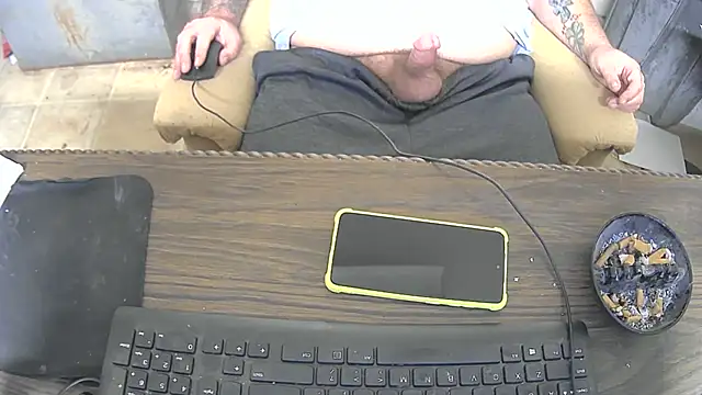 Snapshot of awynn1980 chatting on 12, 1, 2026 awynn1980 online show from 12, 1, 2026