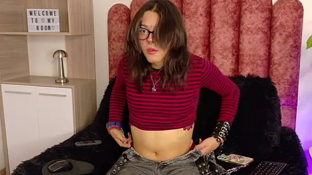 Lullaby Charade online show from 22, 11, 2025