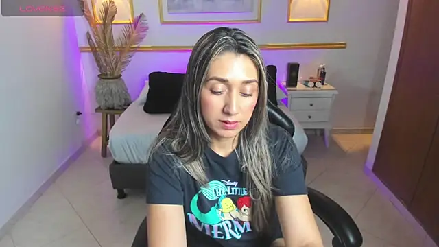 karlyy  online show from 19, 12, 2025