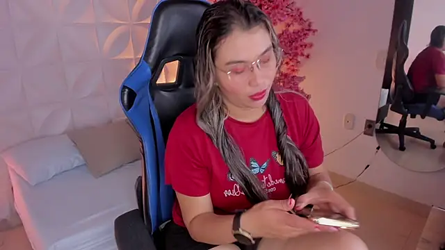 Snapshot of clara_luu_ chatting on 28, 2, 2026 clara luu online show from 28, 2, 2026