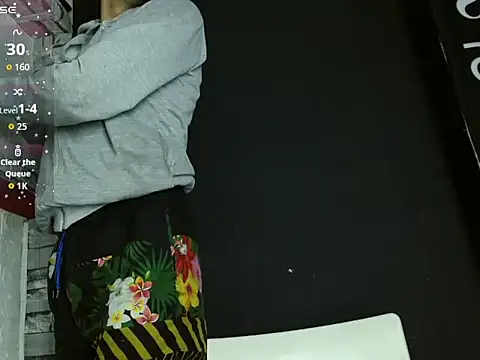 Snapshot of pether_hairy chatting on 4, 12, 2025 pether hairy online show from 4, 12, 2025