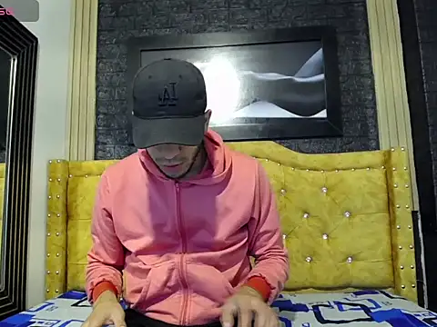 Snapshot of pether_hairy chatting on 14, 12, 2025 pether hairy online show from 14, 12, 2025