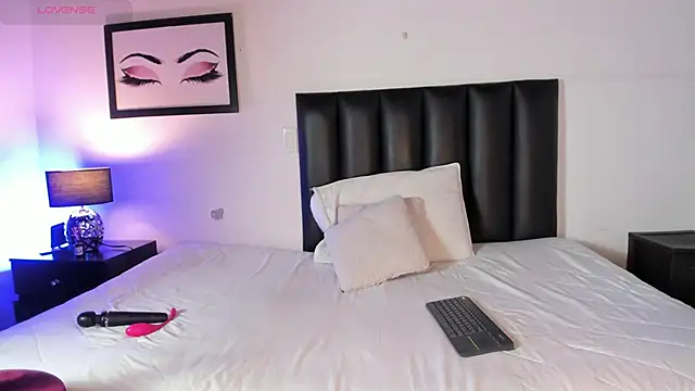 MelanieKimm online show from 5, 12, 2025