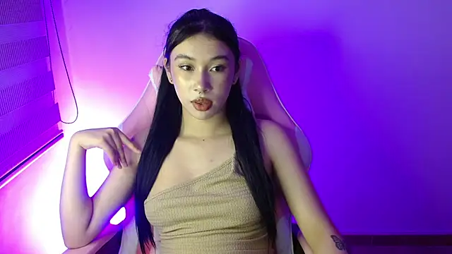 Snapshot of kathy_de chatting on 8, 4, 2026 kathy de online show from 8, 4, 2026