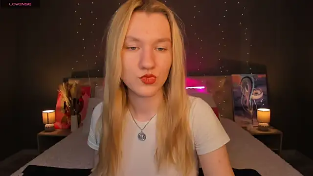 LinaRayy online show from 23, 10, 2025