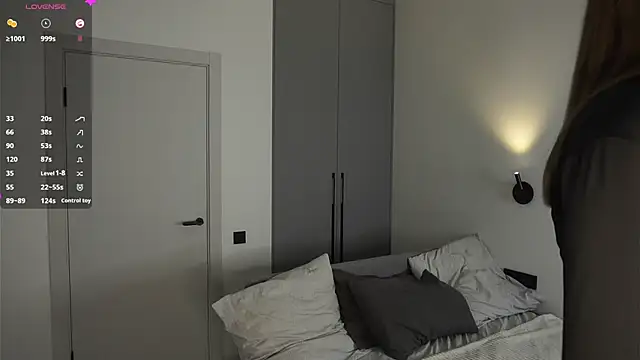 BrynnHolverson online show from 26, 11, 2025