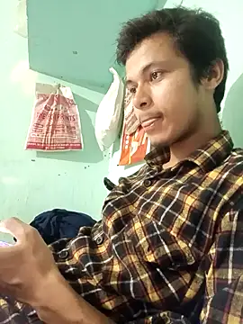 Snapshot of maxmishra18 chatting on 25, 10, 2025 maxmishra18 online show from 25, 10, 2025