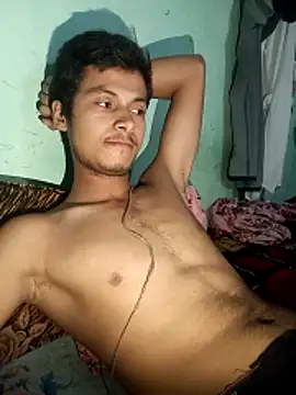 Snapshot of maxmishra18 chatting on 28, 10, 2025 maxmishra18 online show from 28, 10, 2025