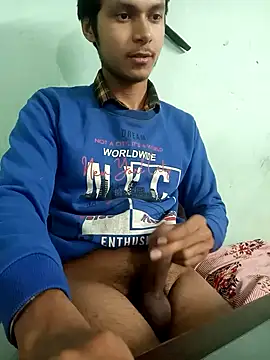 Snapshot of maxmishra18 chatting on 8, 11, 2025 maxmishra18 online show from 8, 11, 2025