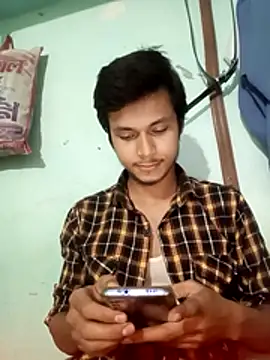 Snapshot of maxmishra18 chatting on 14, 11, 2025 maxmishra18 online show from 14, 11, 2025