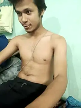 Snapshot of maxmishra18 chatting on 16, 11, 2025 maxmishra18 online show from 16, 11, 2025