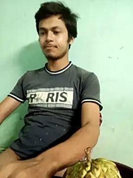 Snapshot of maxmishra18 chatting on 25, 11, 2025 maxmishra18 online show from 25, 11, 2025