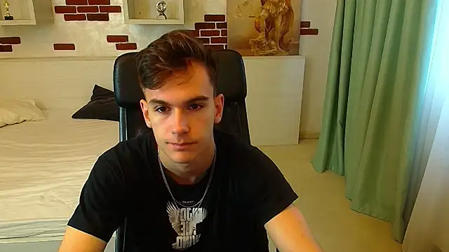 Snapshot of BradyFlint chatting on 28, 10, 2025 BradyFlint online show from 28, 10, 2025