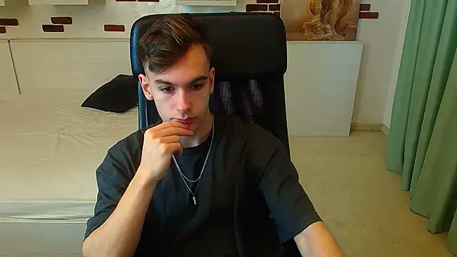 Snapshot of BradyFlint chatting on 28, 11, 2025 BradyFlint online show from 28, 11, 2025