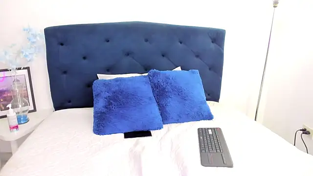 Scarlett Glows1 online show from 15, 11, 2025