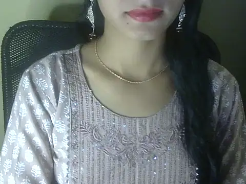 Snapshot of Shezi_N chatting on 4, 2, 2026 Shezi N online show from 4, 2, 2026