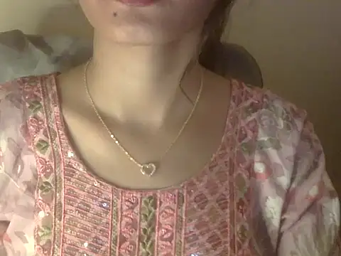 Snapshot of Shezi_N chatting on 11, 4, 2026 Shezi N online show from 11, 4, 2026